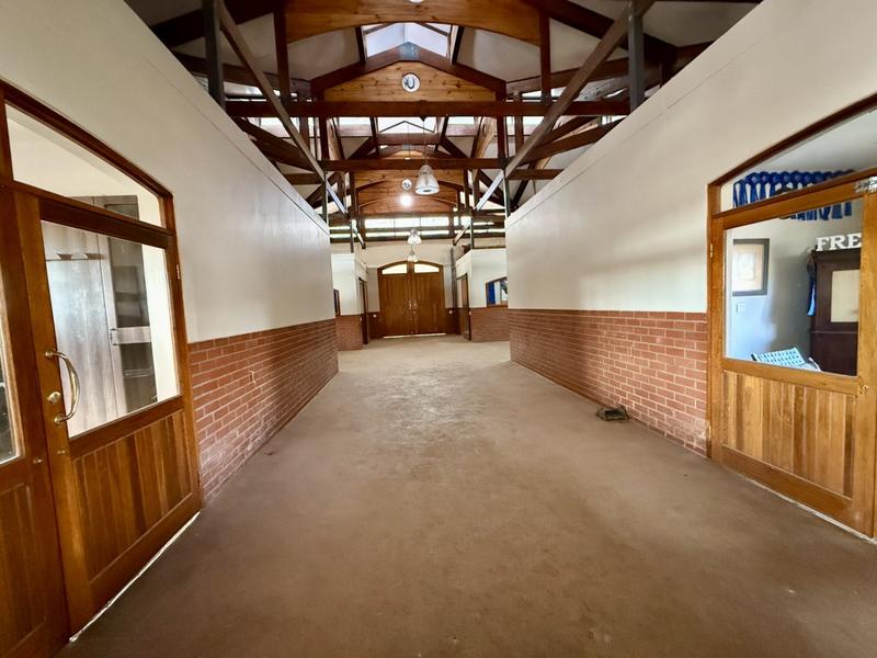 5 Bedroom Property for Sale in Clarens Free State